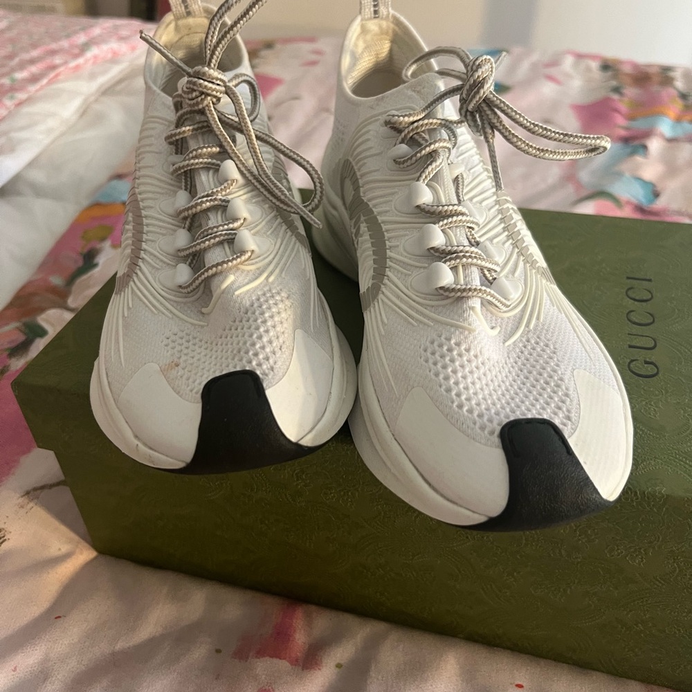 Gucci Women's Cream Sneakers - Picture 5 of 12